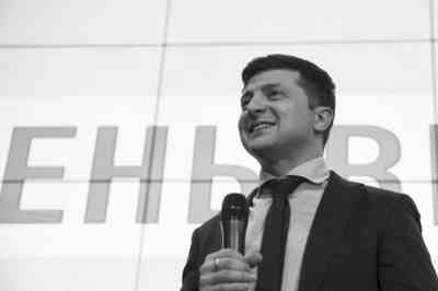 3月31日，在乌克兰基辅，著名演员泽连斯基在投票后出席新闻发布会。新华社